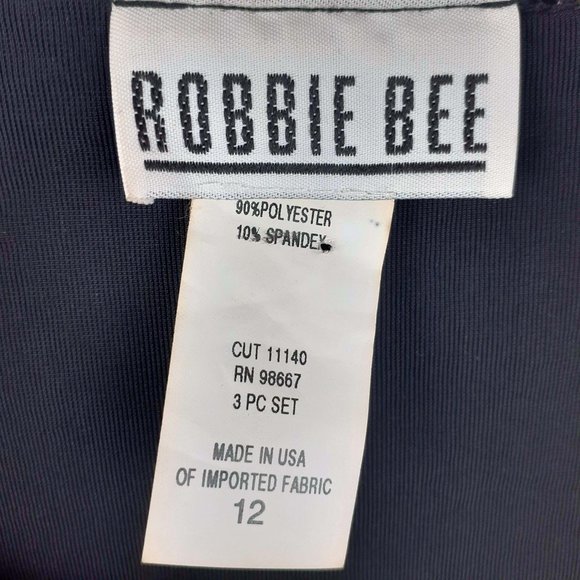 Snakeskin pattern 2-Pc blouse and velor pant set. Signature Robbie Bee - Picture 4 of 8